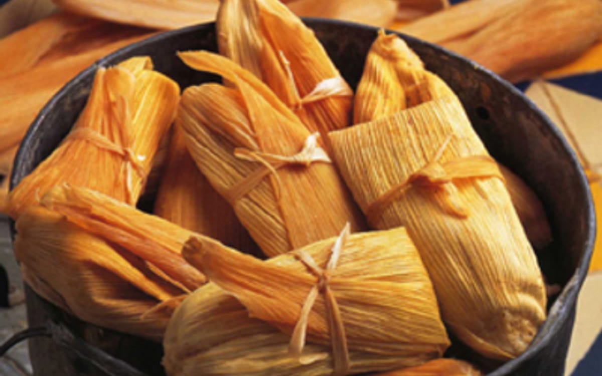 Office holiday party food ideas that work in a conference room